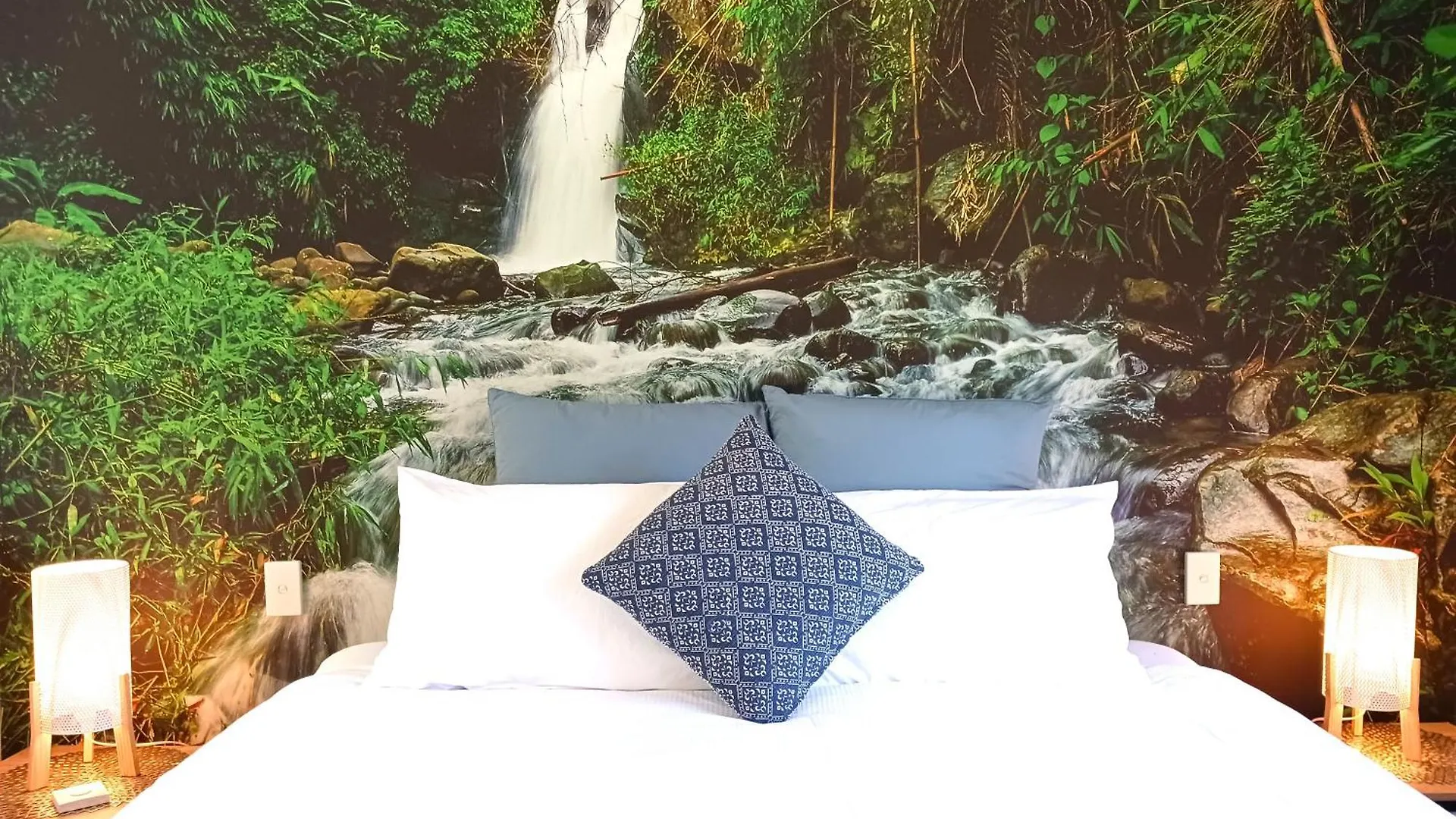 Hideaway Falls - Staggys Cottageの連絡先